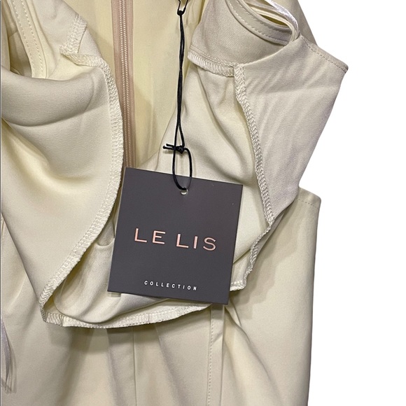 2/$20 Le Lis Collection Light Yellow Sleeveless Dressy Romper Size Small - Picture 6 of 9